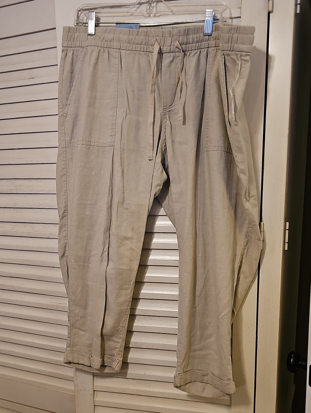 Old Navy Beige Cropped Drawstring Crops